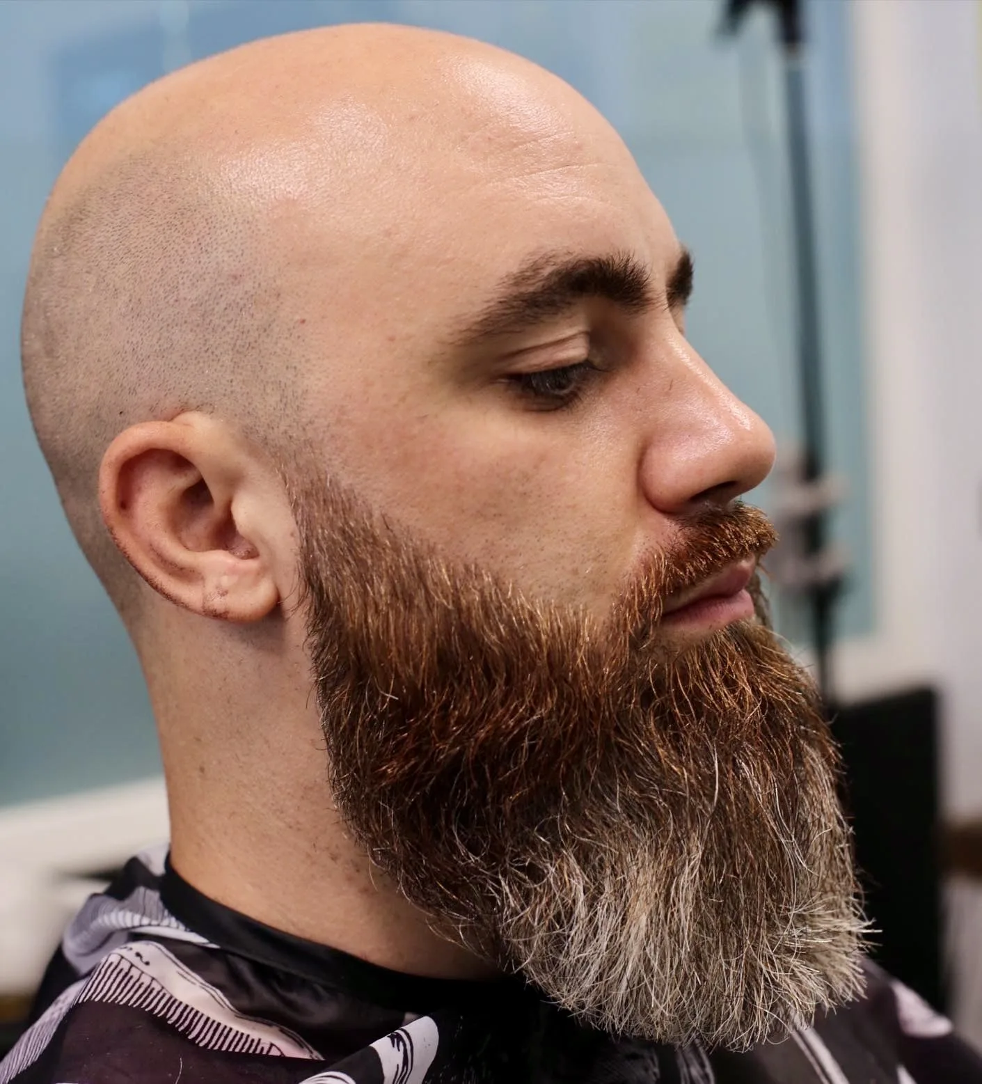 Taille de barbe imposante et soignée par Martin